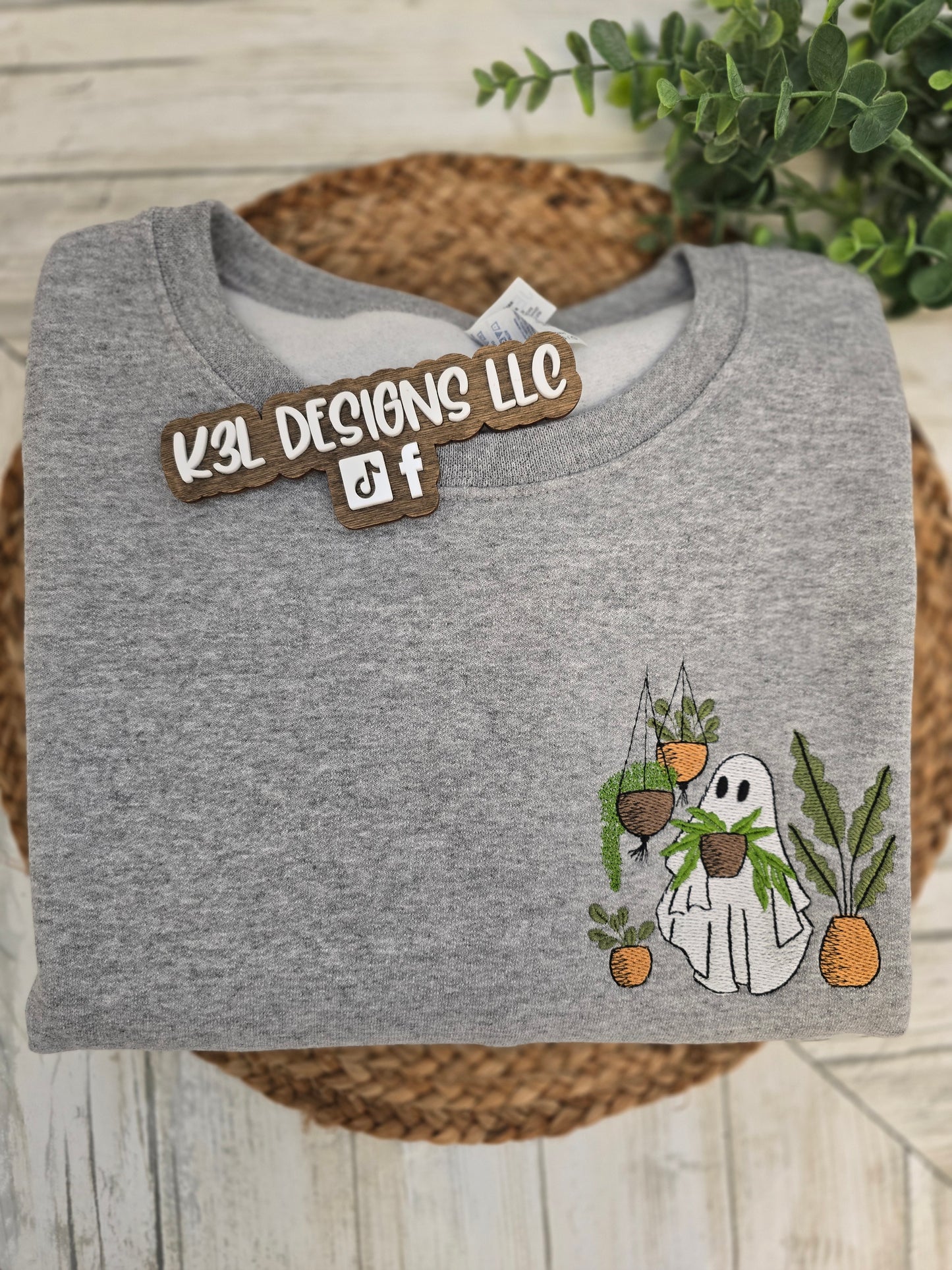 Embroidered Plant Ghostie