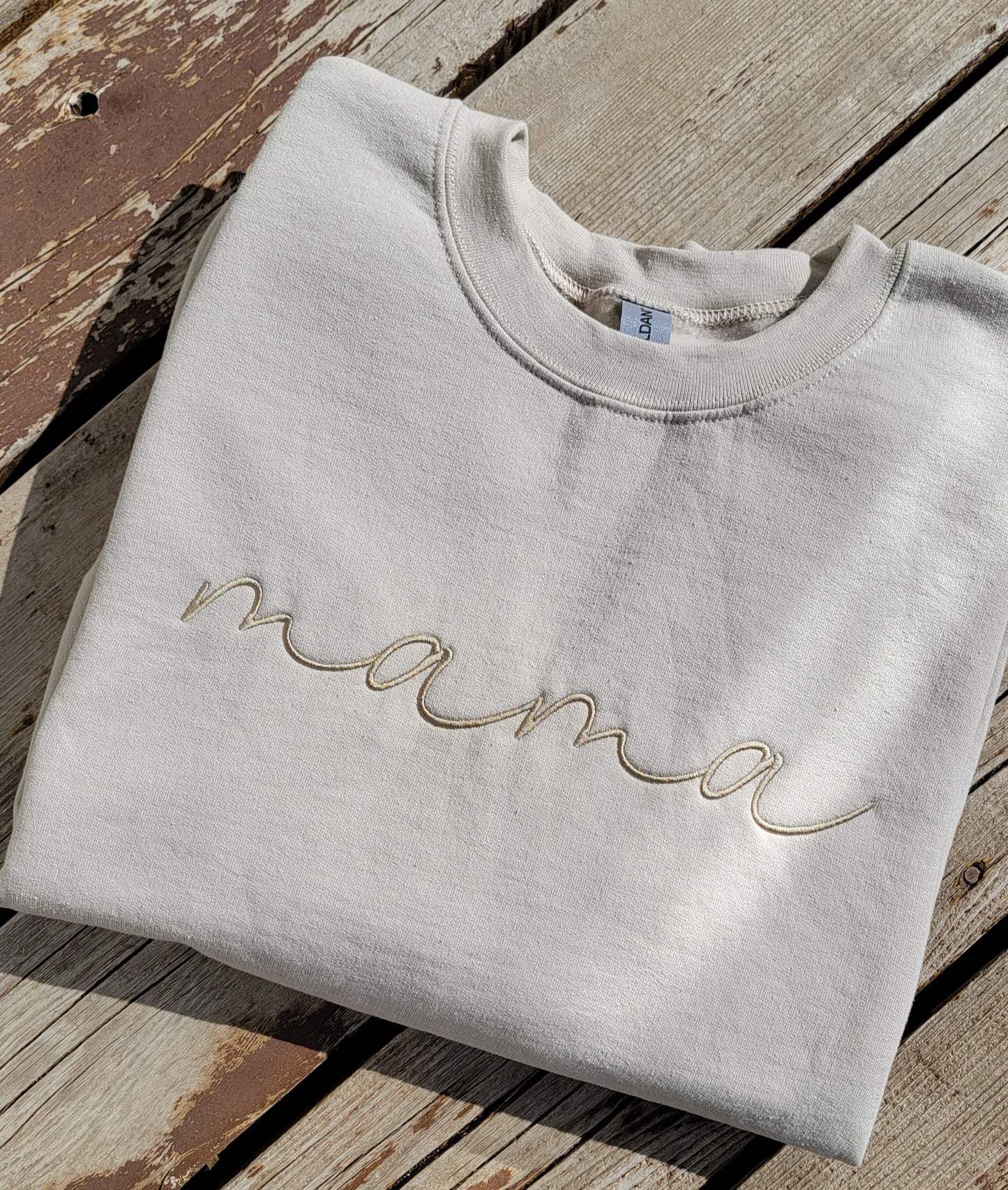 Mama Crewnrck sweatshirt with coordinating thread